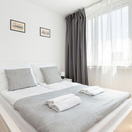 Doki Business Apartment Center Gdansk By Yoca Bagian luar foto